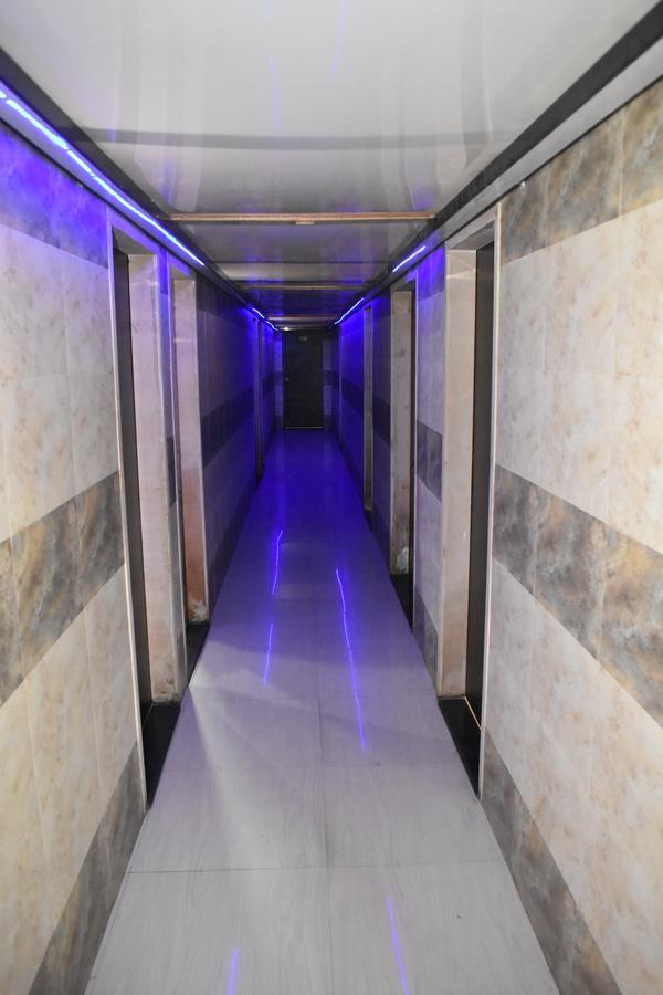 Hotel Gokul 阿穆达巴 外观 照片